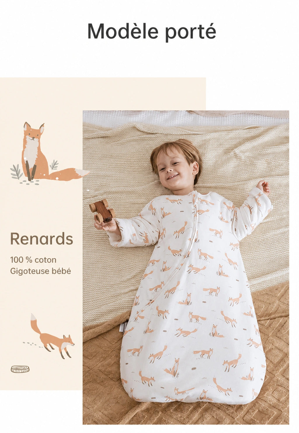 Enfant assis portant la gigoteuse à motif renards, vue d'ensemble