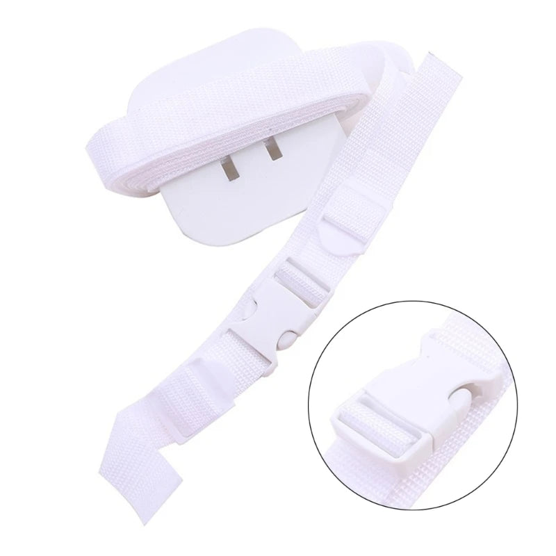 Sangle de fixation blanche matelassée avec schéma d'installation entre le berceau cododo et le lit parental